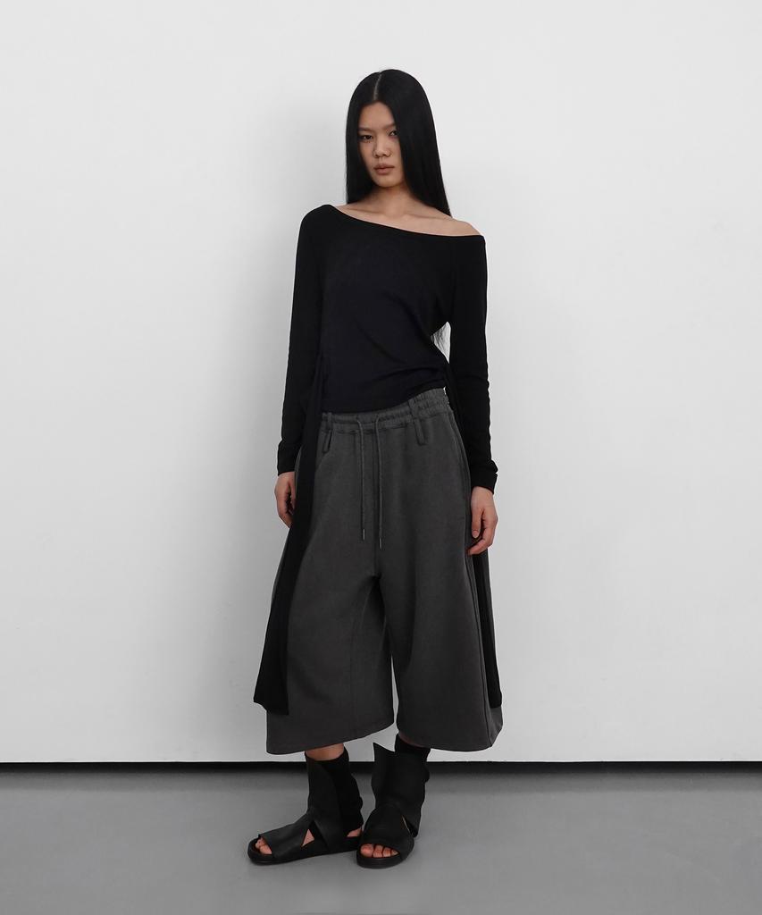 Saendeulig Strap Off Shoulder T_Black