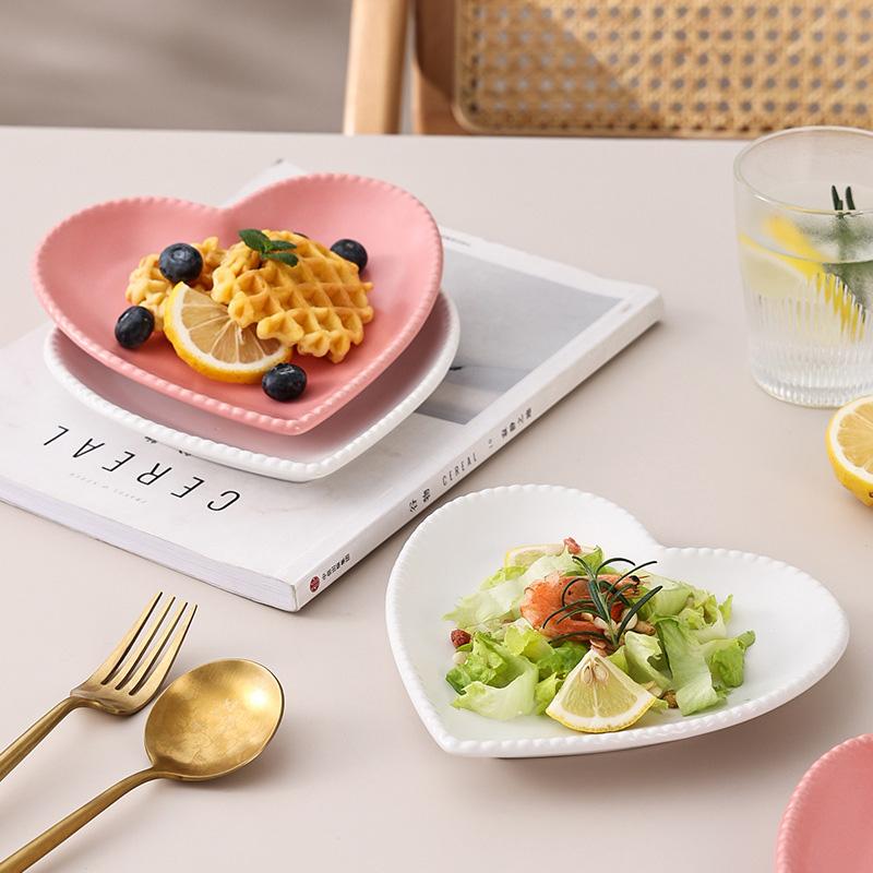 Creative Heart-shaped Plate Ceramic Dinner Plate for Salads, Desserts and Steaks Kitchen Party Cake Disk Kitchen Utensils