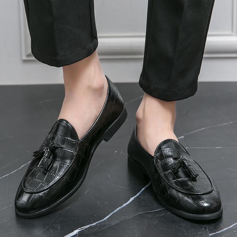 Fashion Casual men's loafers Classic luxury designer style Party or Daily office Black Brown Daily versatile adult leather shoes