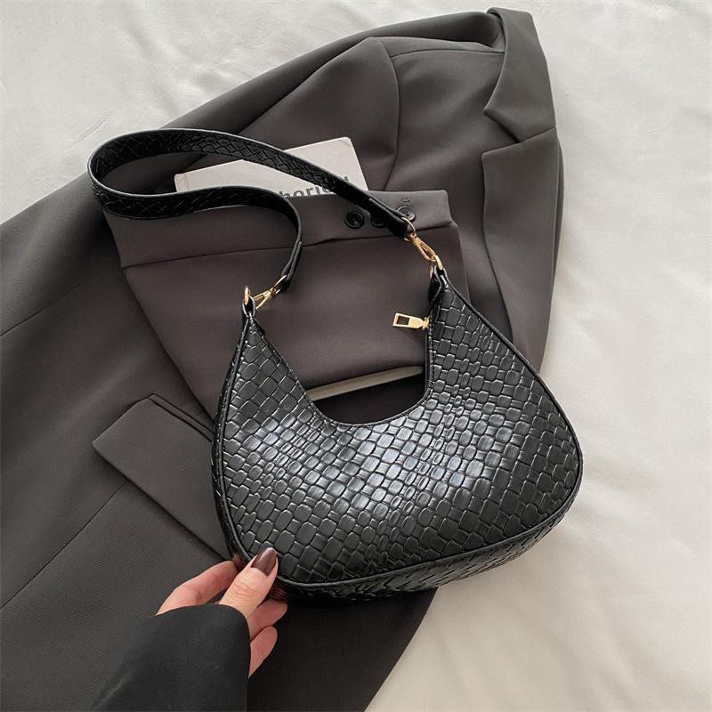 French Woven Crescent Bag Niche Design 2025 New Versatile High-end Texture Fashion Shoulder Bag Underarm Bag Women