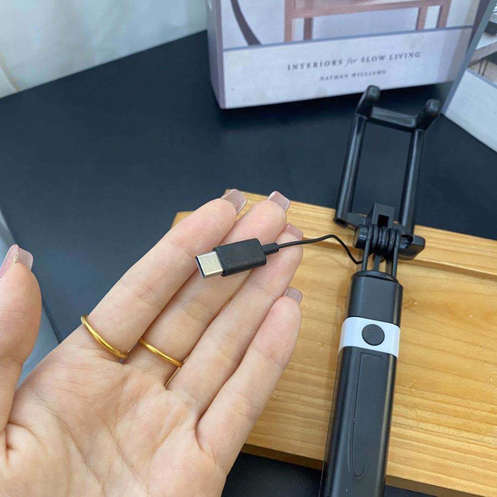 Type-C Plug Mini Wire Controlled Selfie Stick 3.5mm Plug Extendable Selfie Stick  Cellphone