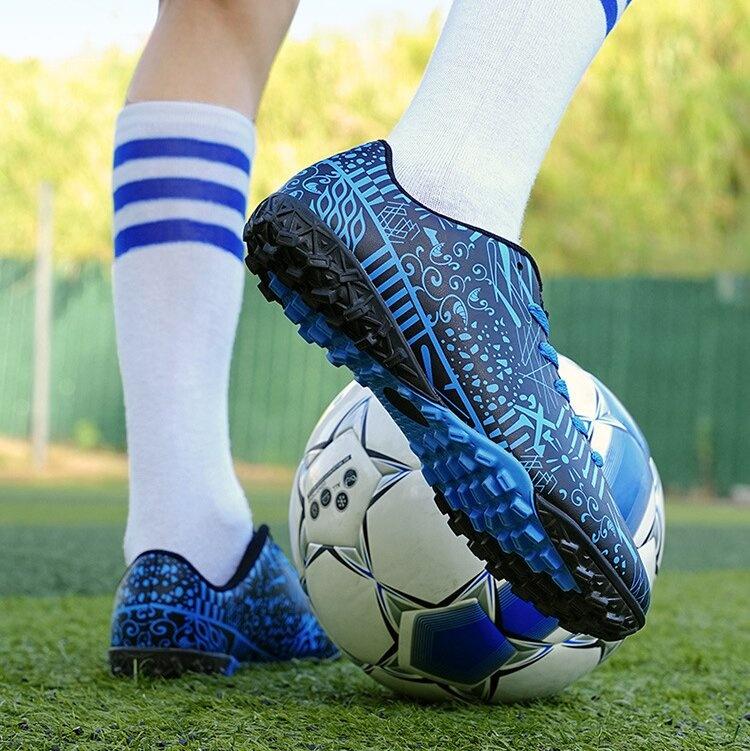 Yuxing shoe factory new football shoes upper T rubber sole waterproof strong grip men and women and children