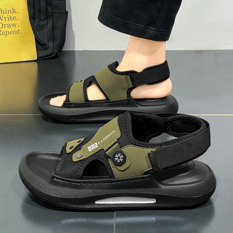 Hong Kong style youth trend sandals 2025 summer new Internet celebrity explosion thick bottom stepping on shit feeling comfortable cool slippers