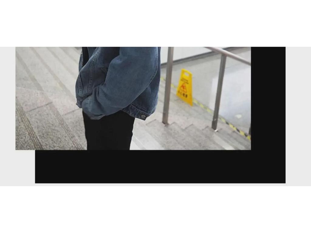 Men's Retro Hong Kong-Style Hooded Denim Jacket, Spring/Autumn Casual Loose-Fit, Trendy Workwear.