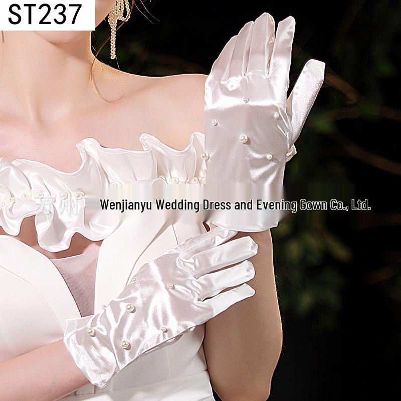 Elegant Pearl Bow Wedding Gloves - French Aesthetic for Bridal Portrait Styling