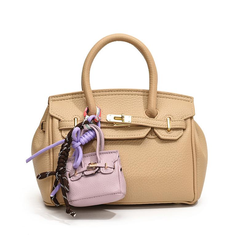 Bag Women's New Shoulder Messenger Bag Fashionable Versatile Handbag