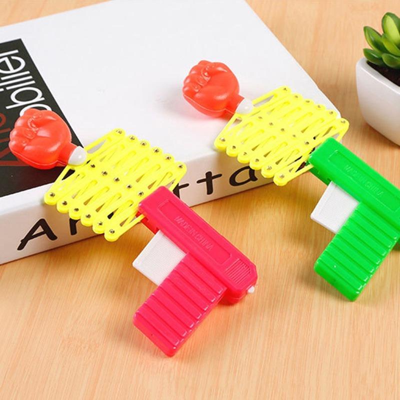 Zatahovací Fist Střelec Trick Toy Gun Zábavné dětské žertíky Dětské plastové festivalový dárek pro zábavu Klasická elastická teleskopická pěst