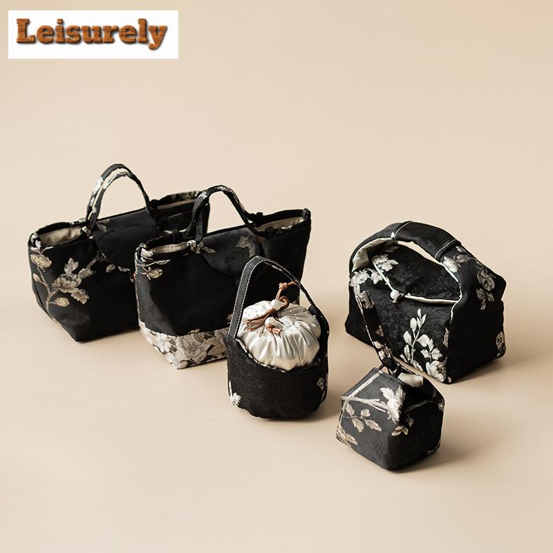 Brocade Plum Blossom Embroidery Tea Cozies Traditional Tea Cozy for Teapot Portable Bag Travel Tea Set Bag Drinkware Ornaments