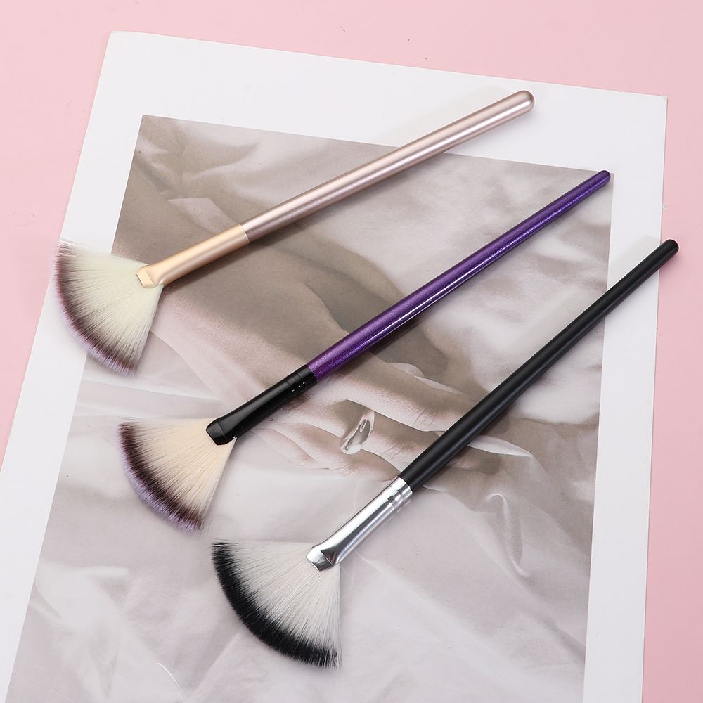 High Quality Makeup Tool Facial Makeup Brush Fan Brushes Professional Powder Brush