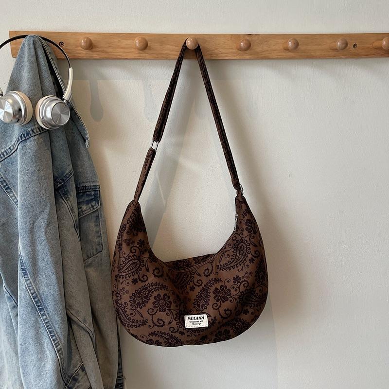 

Today s popular leopard print bag women s fashion versatile shoulder messenger bag high-end niche design dumpling bag