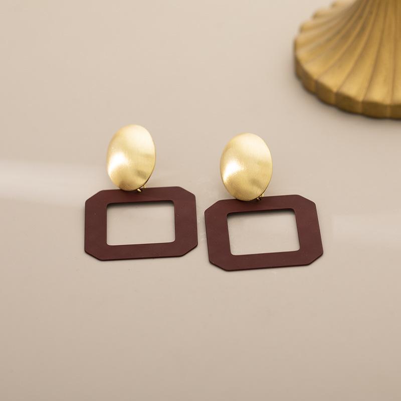 

Ажурные квадратные геометрические преувеличенные ретро простые пластины от комаров без проколов ушей