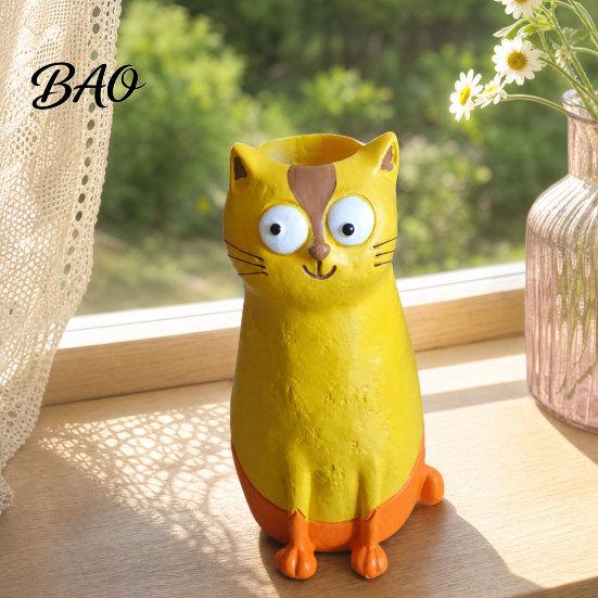 Small Cat Vase for Flowers, Quirky Flower Desk Decoration and Bookshelf Display, 3D Decorative Flowers Vases Home Office Styling Gift Giving,