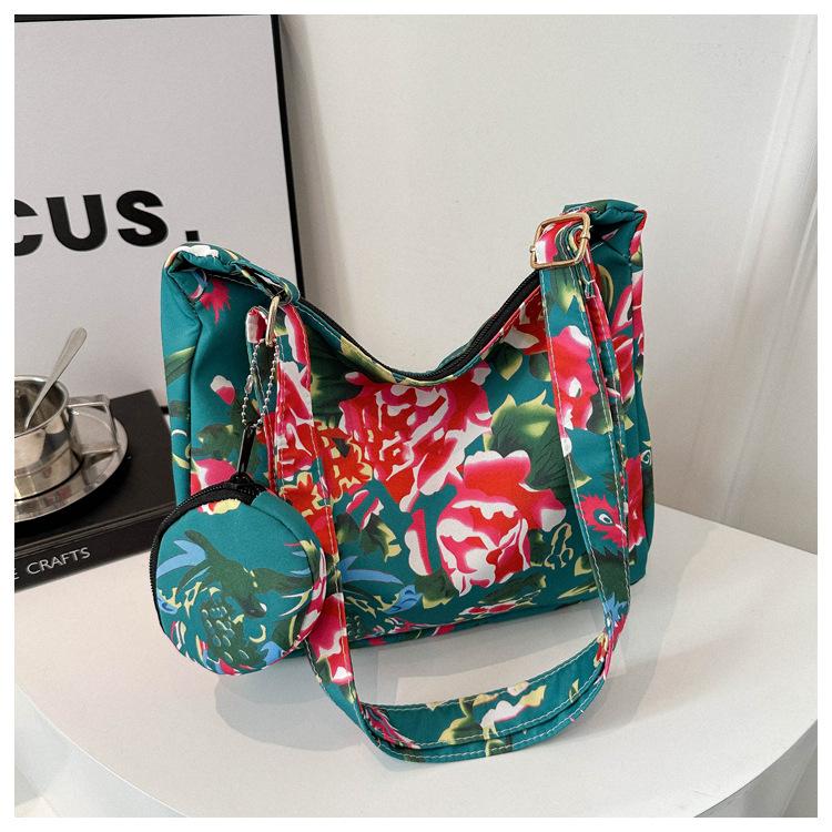 

Large capacity dumpling bag shoulder bag fashionable foreign style messenger bag personalized tote bag women s bag Chinese style big flower bag зелёный