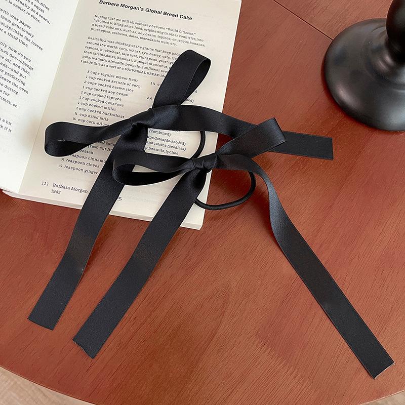 Jennie sametová mašlička do vlasů: Baletní styl doplňku pro copánky