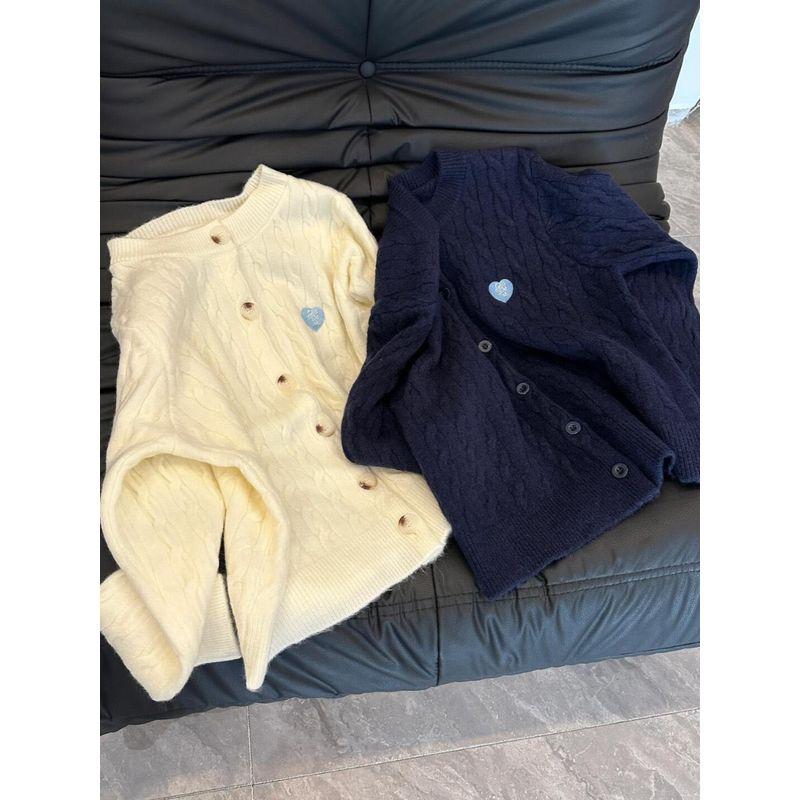 

Dark Blue Cable Stitch Fancy Korean Outerwear Knitwear White XL [Suggested 57.50 kg-65.00 kg]]