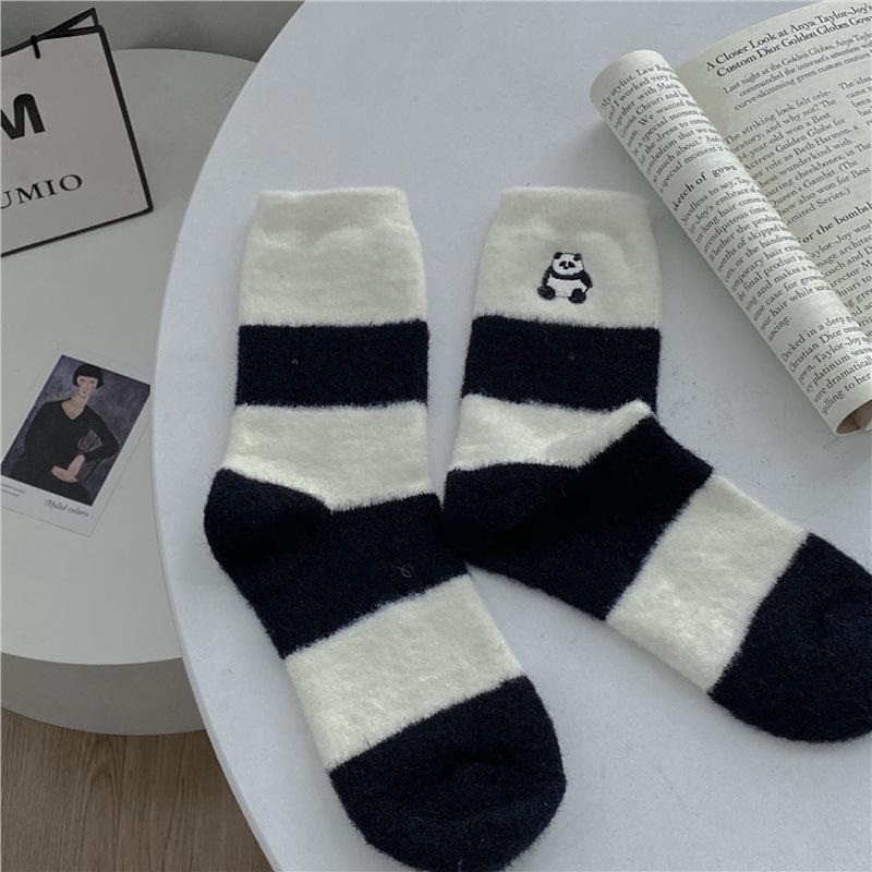 

Женские зимние полосатые вышитые плюс бархатные плюс толстые термо носки-трубы для сна на полу 1 pair