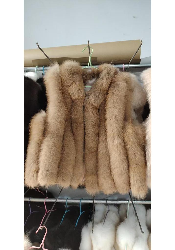 High-end explosion Nordic snow fox fur vest women's short new stand-up collar fashionable stacked real hair vest
