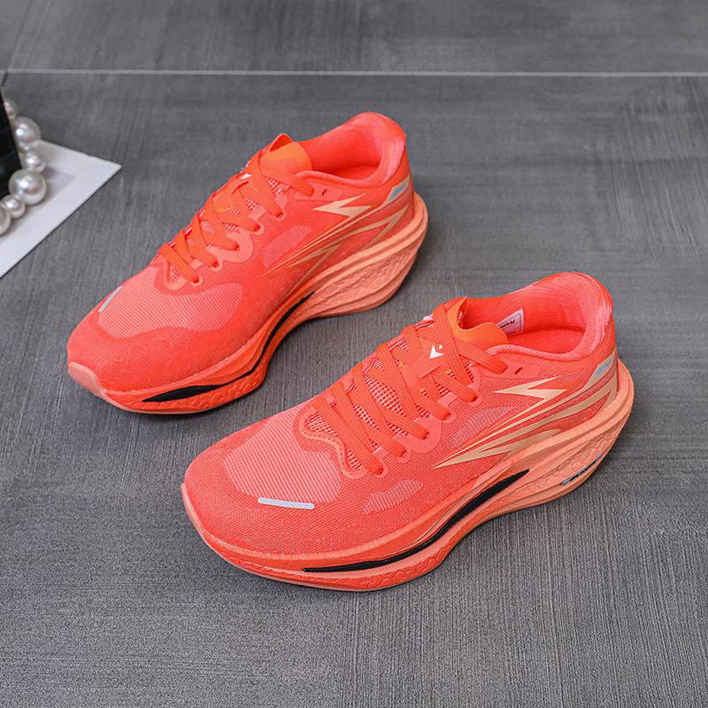 Flying Burning Professional Marathon Running Shoes Carbon Board Racing PB Running Shoes Shock Absorption Training Shoes Light White Sneakers