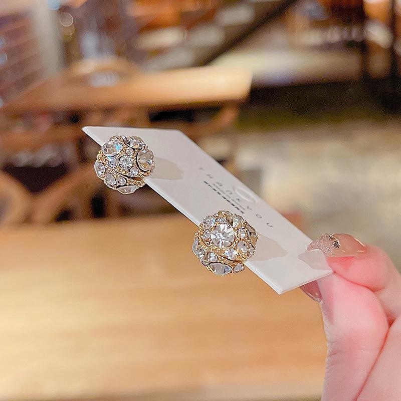 

Модні японські та корейські магнітні сережки: Креативні кліпси для вушних кісточок без пірсингу для жінок E4339 золотий