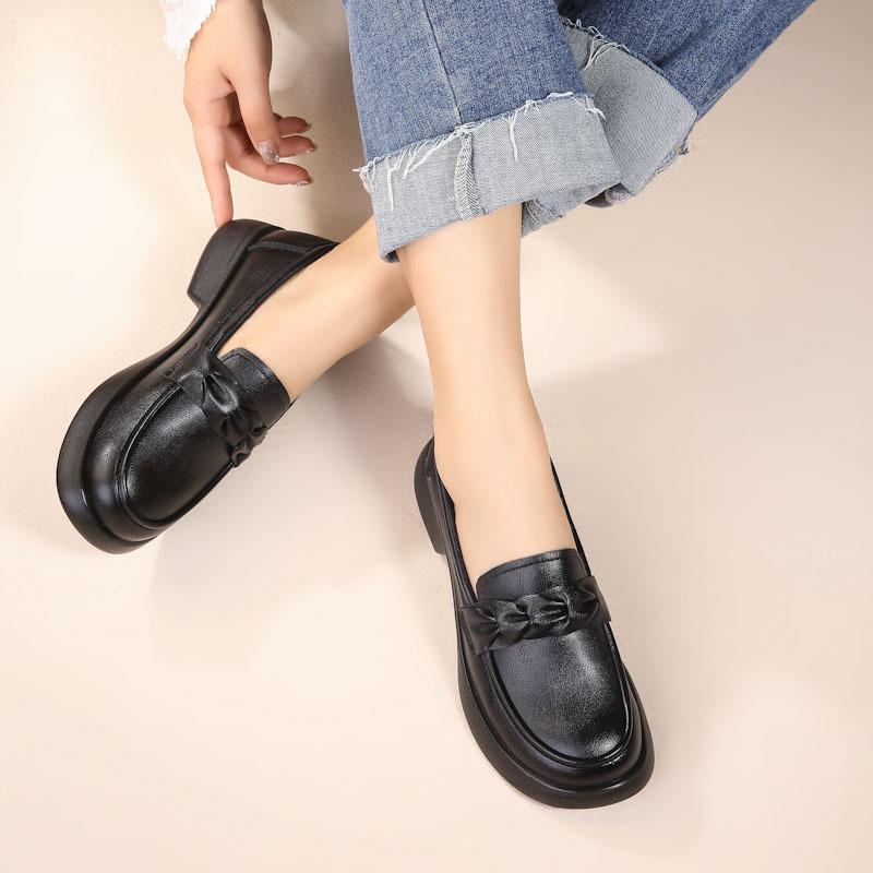 

Лоферы для женщин среднего и пожилого возраста на весну и осень, черные кожаные рабочие туфли для мам, удобные туфли без застежек на плоской подошве 41 чёрный