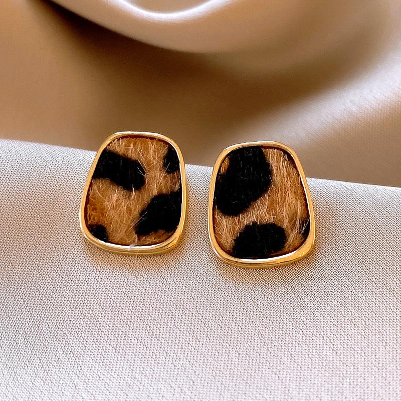 Love Geometric Artificial Tiger's Eye Stone Stud Earrings Retro Maillard Earrings Light Luxury Earrings