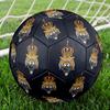 1 Stück Königstiger Majestät Fußball Größe 5 Maschinen genäht Indoor/Outdoor Universeller Fußball Überraschungssammlung n132