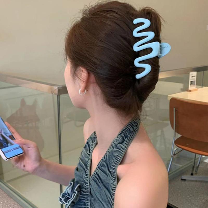 2023 Colorful Jelly Wave Hair Claw Hairpin Women Girls Fashion Design Korean Sweet Simple Irregular Hair Clip Headwear Wholesale