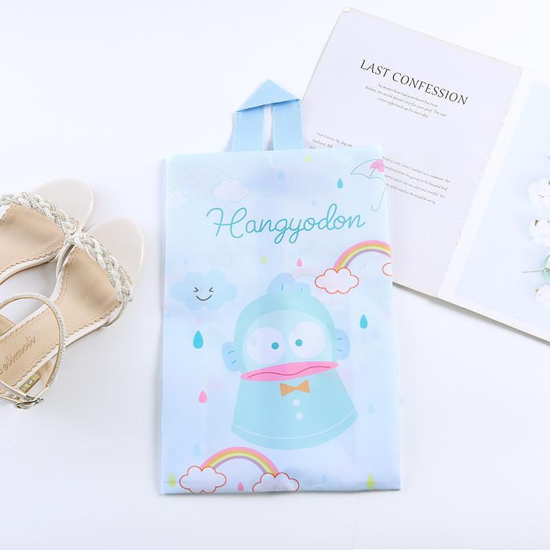 

Мультяшный дождевик Сумка для хранения куклы Почакко для путешествий и домашнего использования Raincoat Doll Penguin