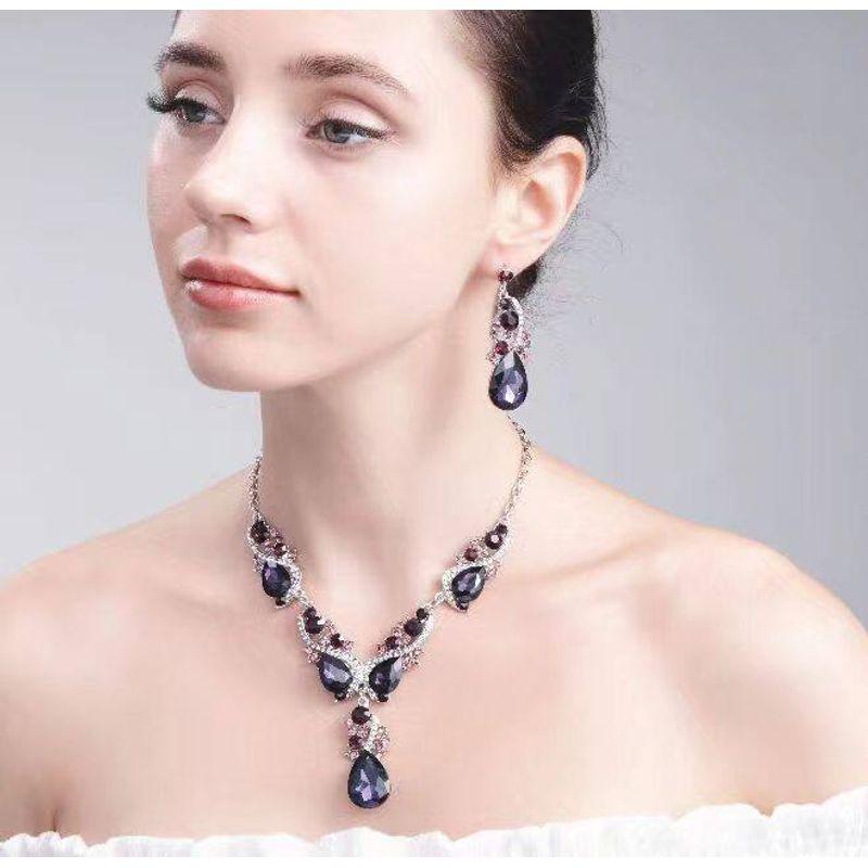 European and American Jewelry New Style Exaggerated Elegant Necklace and Earrings Two-Piece Set Retro Personality Women's Alloy Evening Jewelry