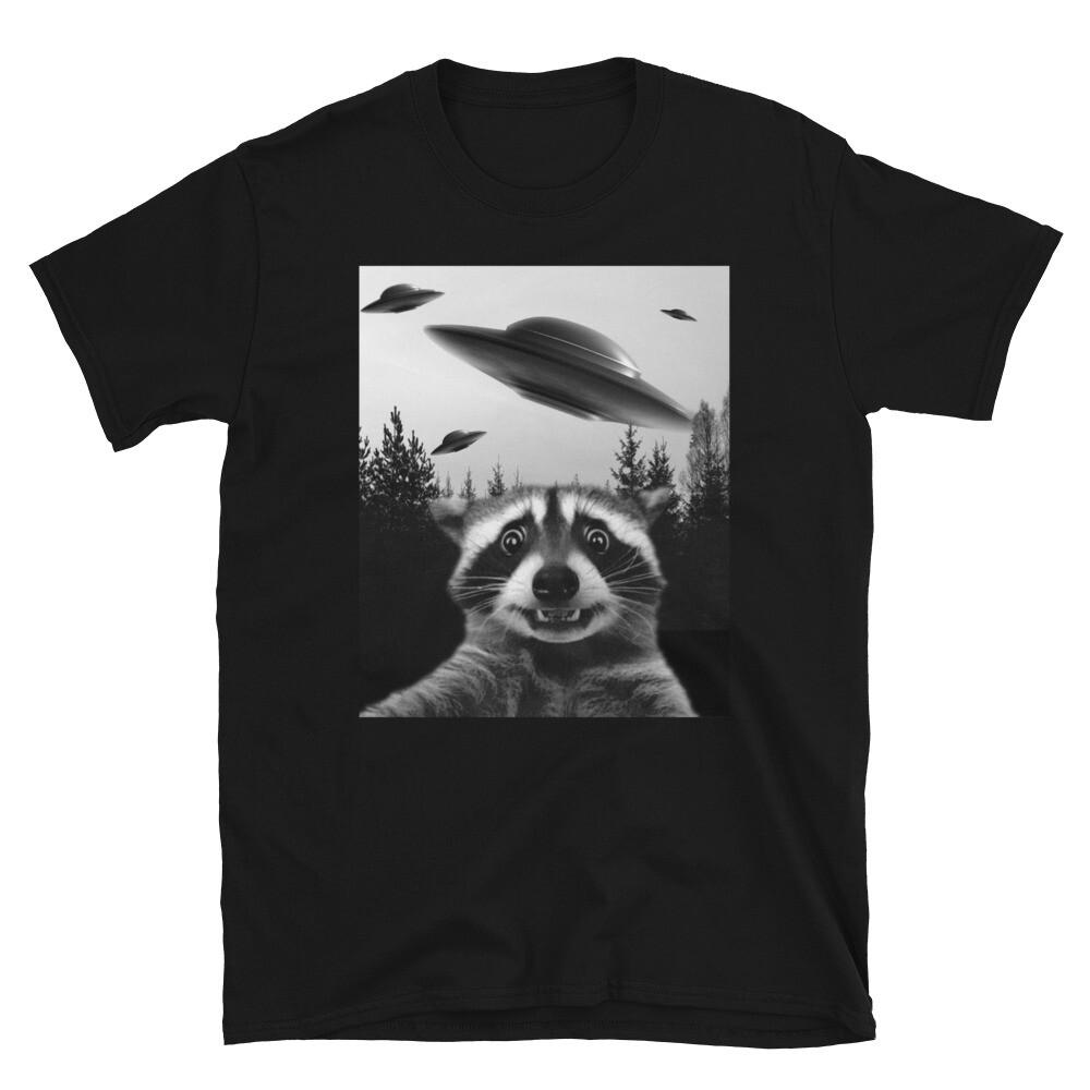 Alien UFO Funny Raccoon T-Shirt Unisex T-Shirt XXXL