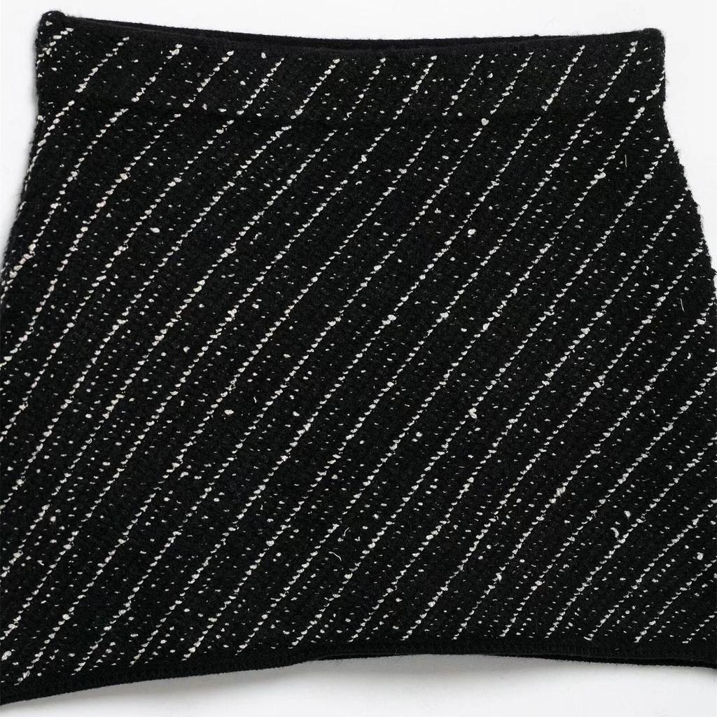 Spring 2025 Women's Fashion: Elegant Knit Top & Mini Skirt Set