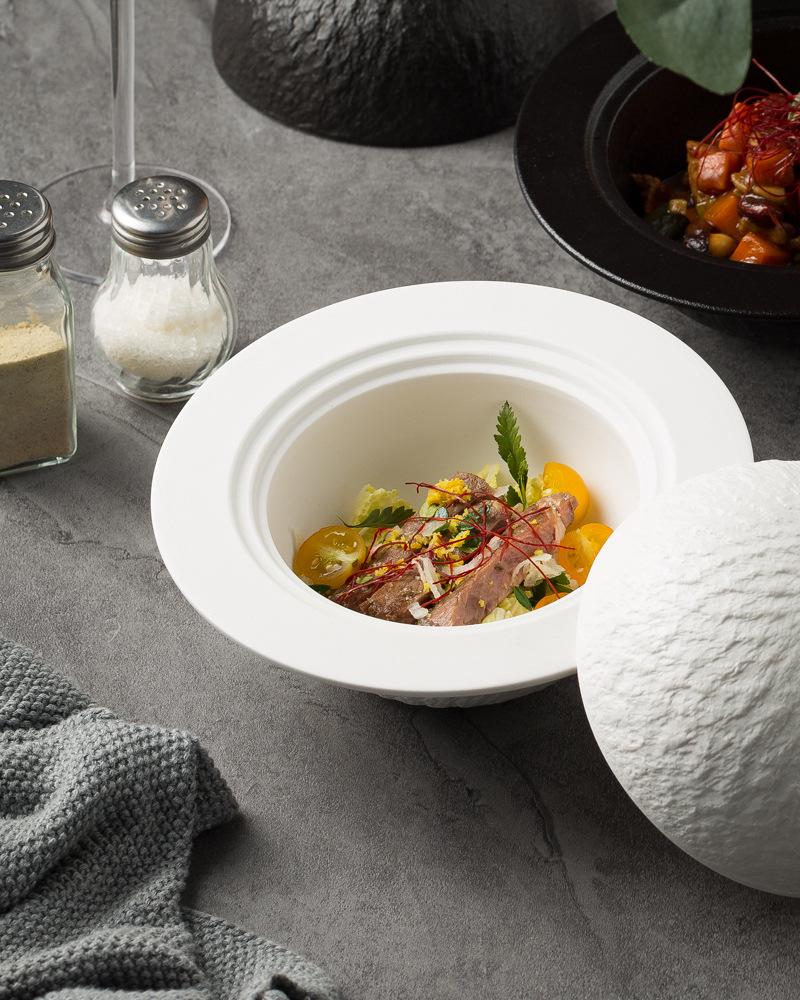 Creative Spherical Bowl with Dry Ice & Smoked Cloche - Modern Molecular Gastronomy Ceramic Tableware for Unique Dining Experience