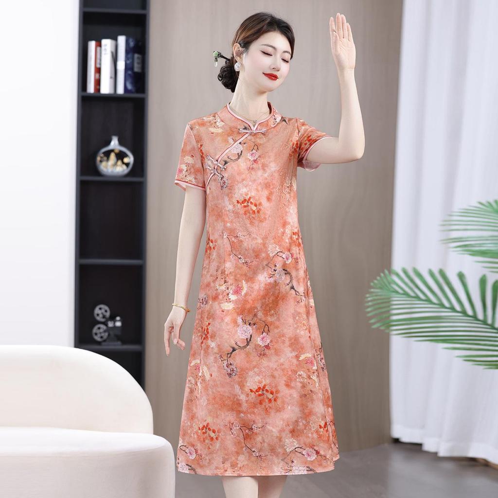 2026 Summer Elegant Chinese Qipao: Stylish Short-Sleeved Dress for Middle-Aged & Elderly Women.