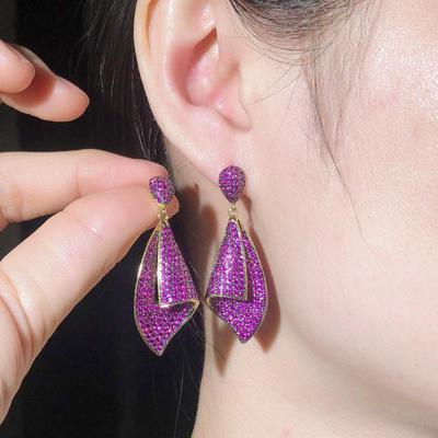 Bijuterii CMM de calitate superioară, de culoare aurie, cercei cu zirconiu, roșu fuchsia