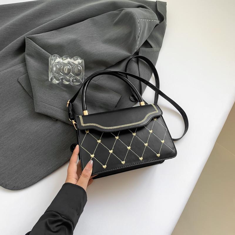 Stylish Minimalist Aesthetic Small Square Bag For Women In Trendy Colors Perfect For Casual Outings