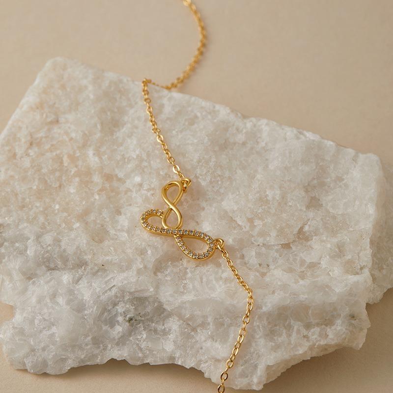 Women European Style Irregular Infinity Clavicle Necklace Fashion Versatile Commute Necklace
