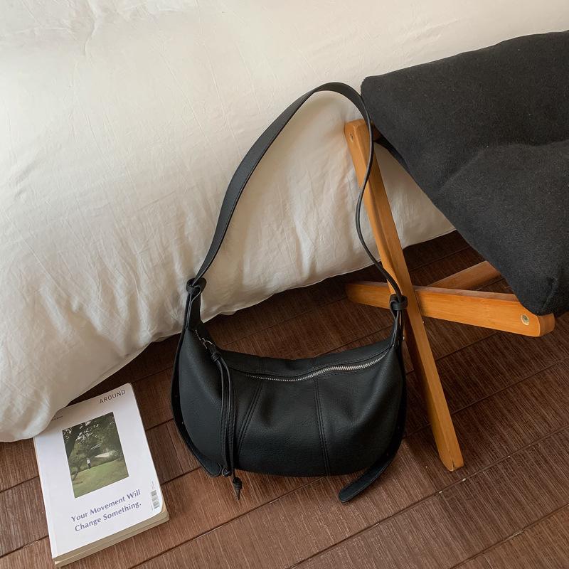 Minimalist Crossbody Bag for Women Soft Leather Shoulder Bag Zip Closure Trendy Hobo Style Handbag