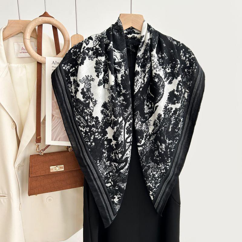 Autumn And Winter White Flower Print Fresh And Elegant 90 Square Scarf Herringbone Shawl Soft Skin-Friendly Warm Scarf