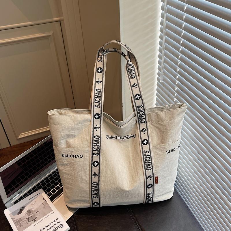 Casual Large-capacity Canvas Bag Women's Fashion Shoulder Commuter Tote Bag Versatile Class Tote Bag