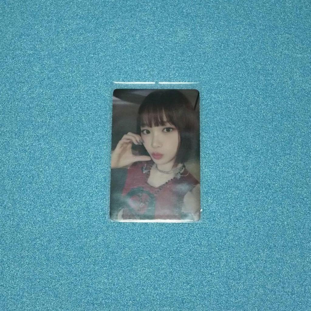 [USED] lesserafim crazy yizhiyu Lesserafim Chaewon