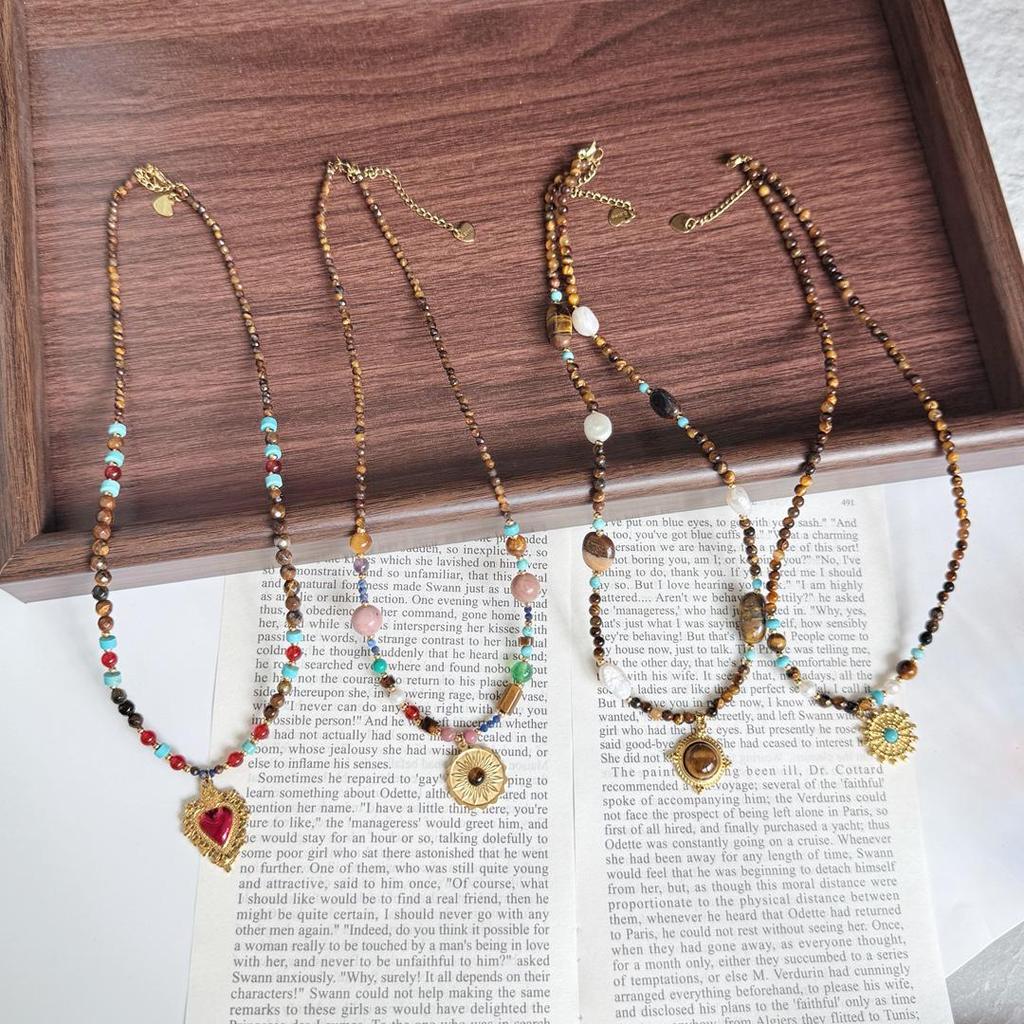 Bohemian Titanium Steel Clavicle Necklace - Maillard-Style Retro Design for Women, Light Luxury Autumn/Winter Accessory