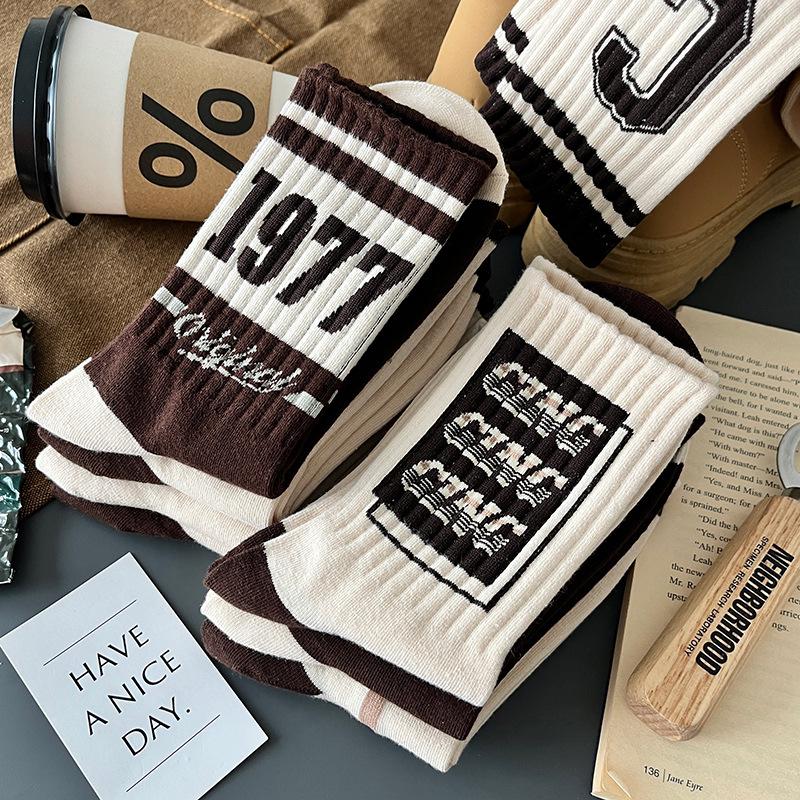Men's Retro Knee-High Sports Socks - Thick Mid-Calf, Sweat-Absorbent for Spring & Autumn Basketball