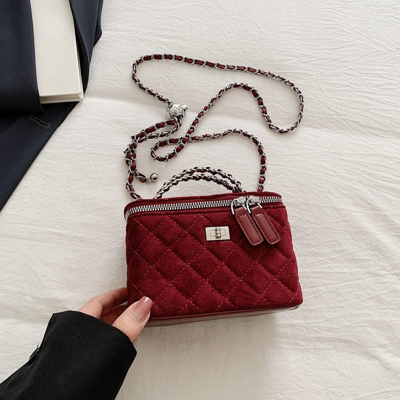 

2025 autumn new Korean version of casual fashion temperament portable box bag simple temperament commuter chain messenger bag