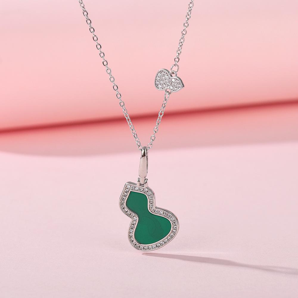 High quality Seiko agate gourd necklace Guochao niche white fritillary collarbone chain