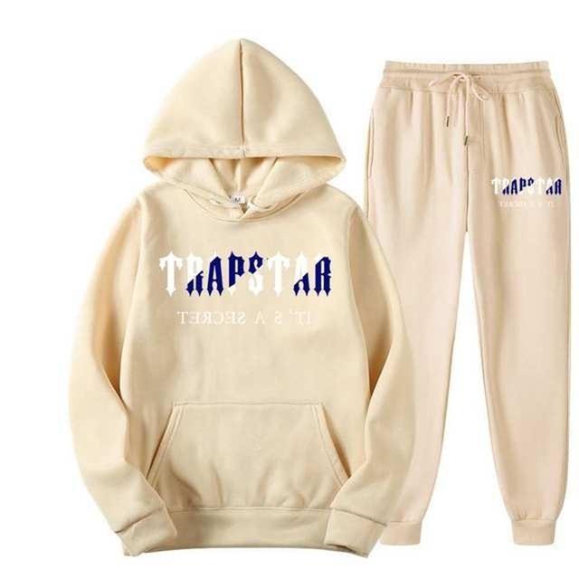 TRAPSTAR Herren Kapuzenpullover mit Buchstabenprint und Jogginghosen-Set.