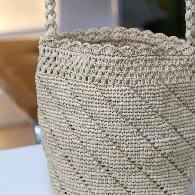 Light luxury raffia bag woven bag women's new portable straw bag vacation beach bag shoulder bucket bag straw bag
