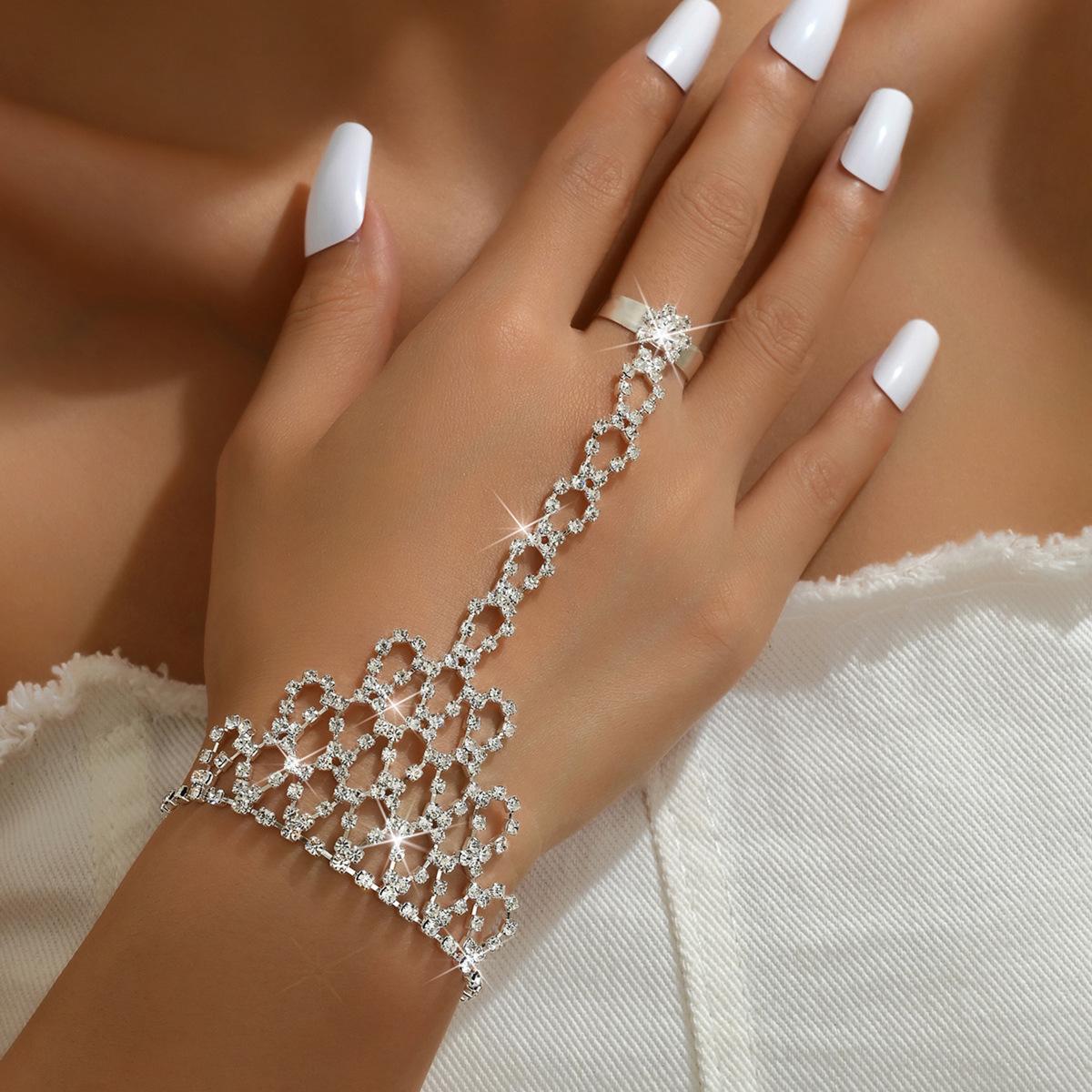 

Бриллиантовый браслет, кольцо с интегрированной цепочкой, цепочка на тыльную сторону ладони для латиноамериканских танцев, модный браслет для девушек, комбинируемый.