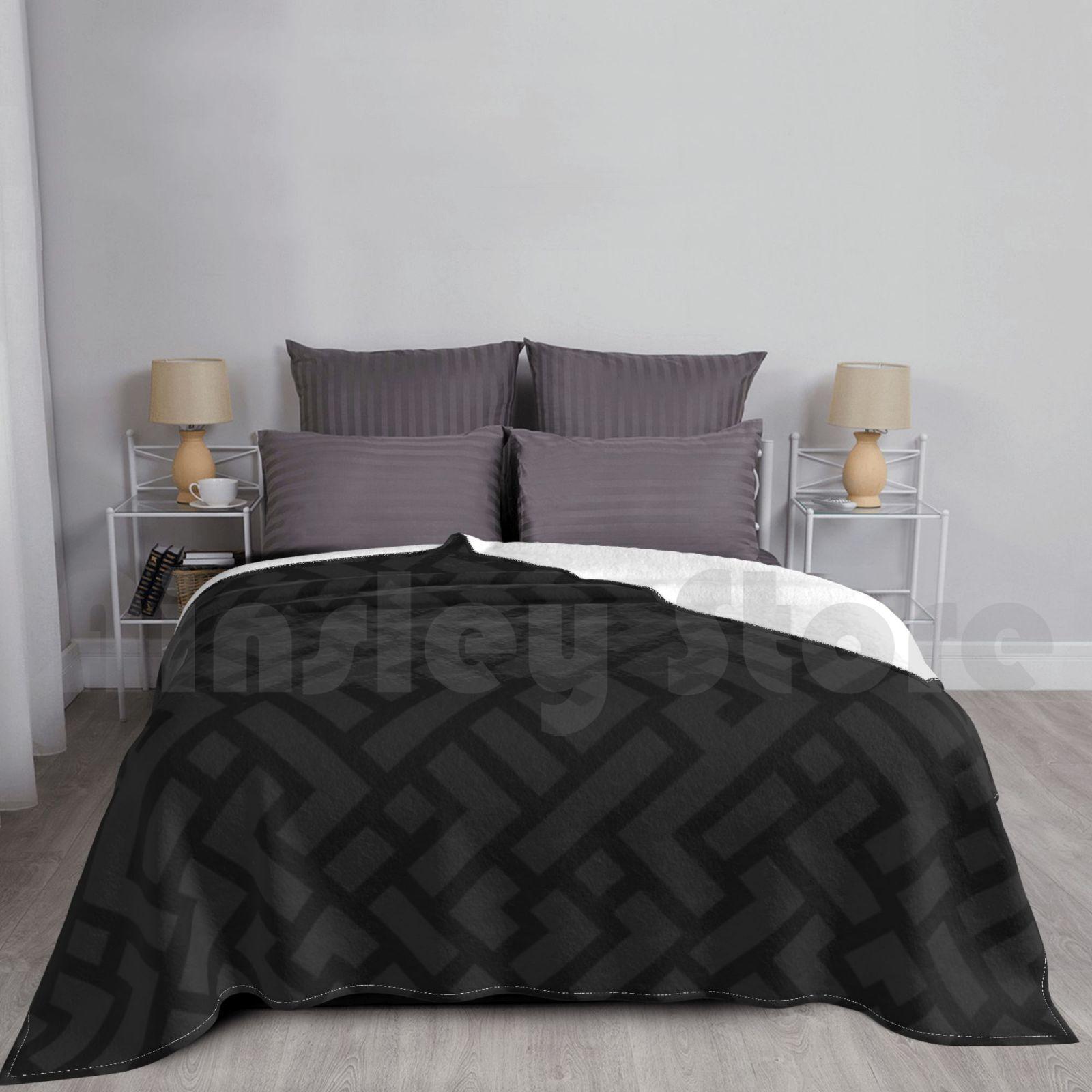 Black Labyrinth Pattern Blanket Fashion Custom Texture Pattern Geometric Vector Geometric Minimal Size: 75*100cm, Weight: 230 GSM