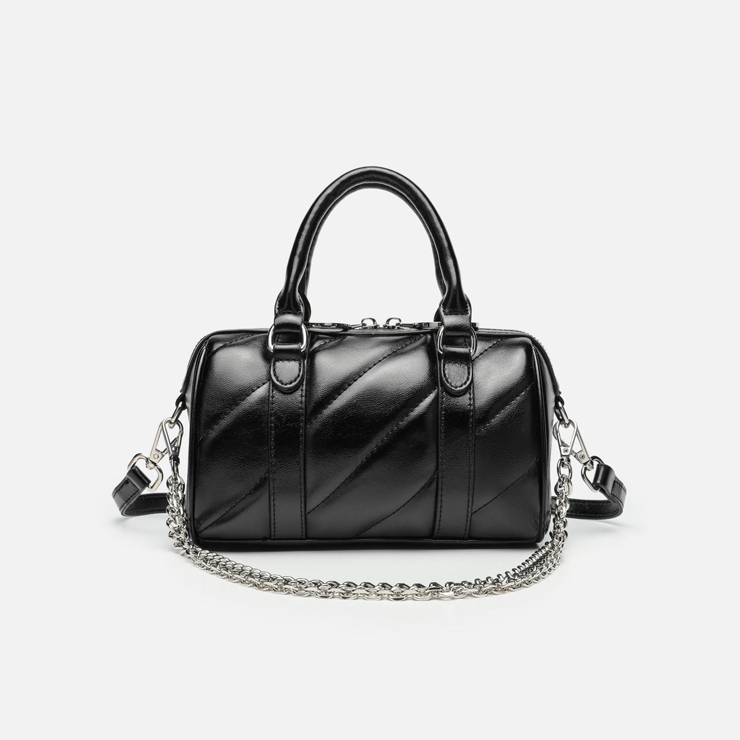 

New fashionable women s handbag, niche high-end style, large capacity single-shoulder chain bag, crossbody Boston pillow bag 20.5*10*13CM чёрный