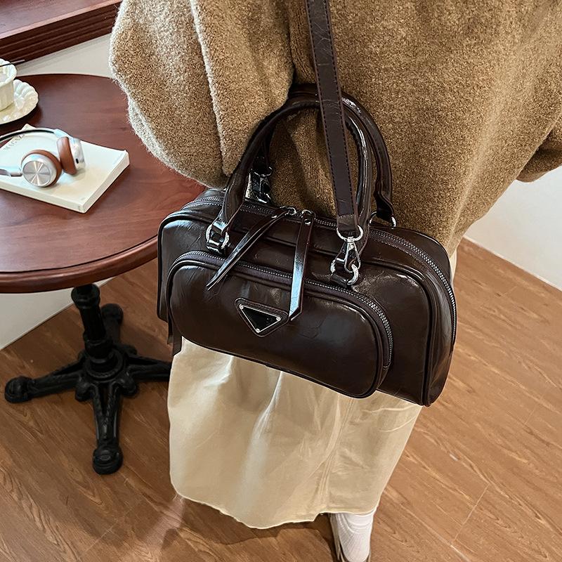 This Year's Popular High-end Foreign-style Bowling Bag Women's 2025 New Handbag Commuter Shoulder Messenger Bag Tide